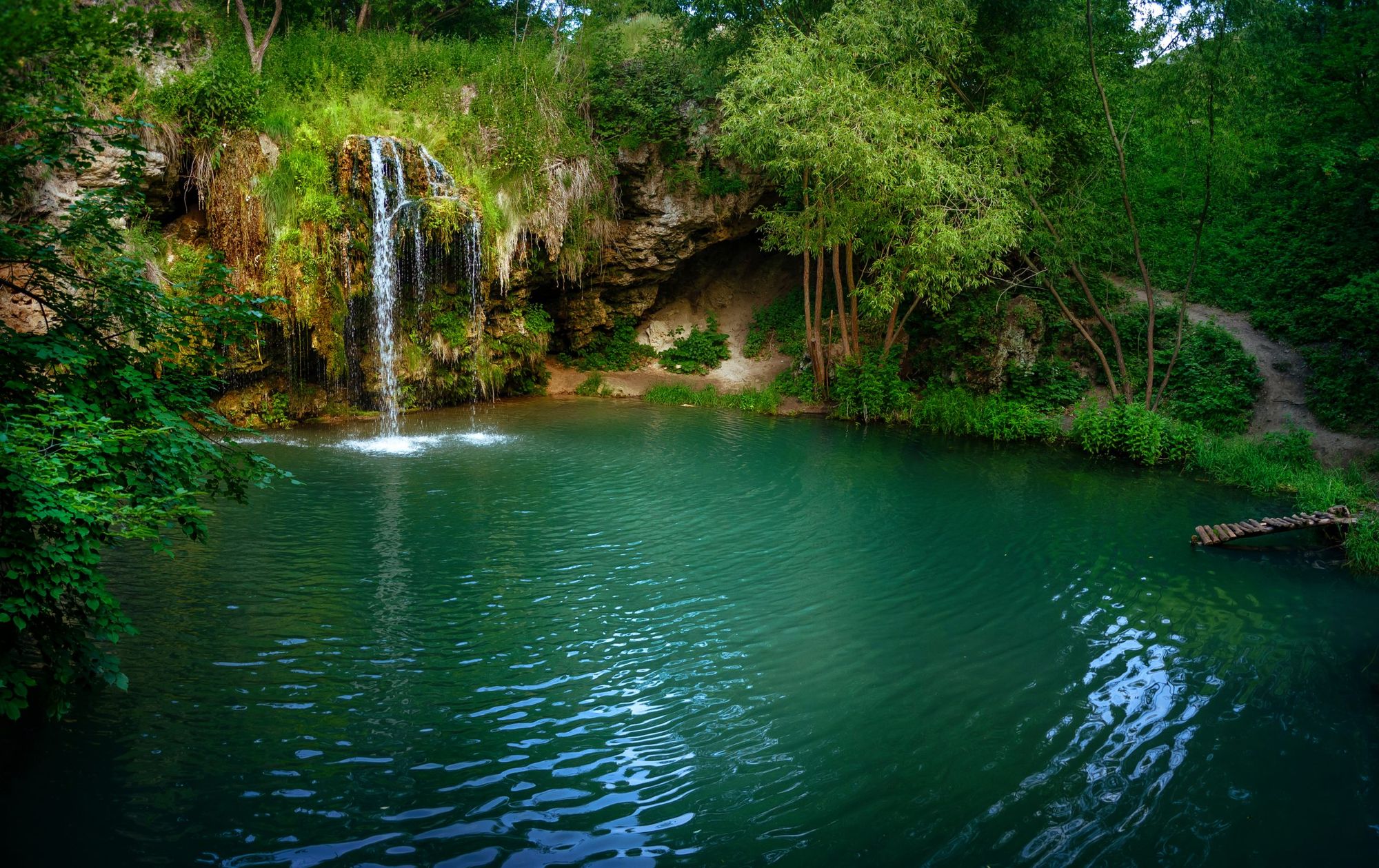 Necklace of Khmelnytskyi region: TOP-10 waterfalls